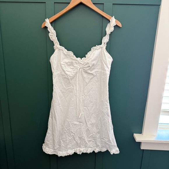 BETSEY JOHNSON X URBAN OUTFITTERS 90S White Ruffle Dress - Picture 2 of 9